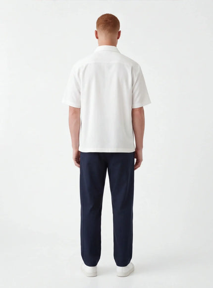 T-Shirt Minimaliste – avec Isolation Thermique pour une Esthétique Urbaine