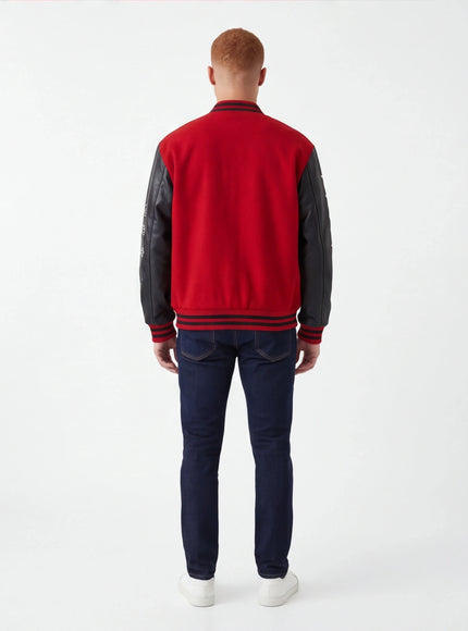 Chaqueta Táctica – de Material Sostenible con Diseño Arquitectónico