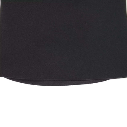 Close-up image of the bottom hem of the Round Neck Knit Top – Slim Fit in black fabric.