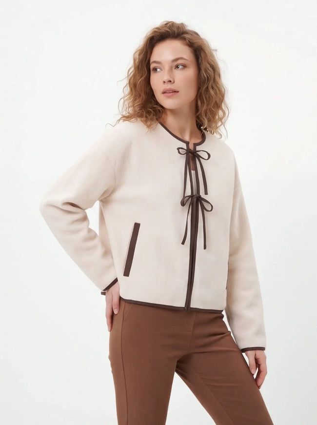 Jachetă Sleek – din Material Sustenabil cu un Croi Fără Cusur