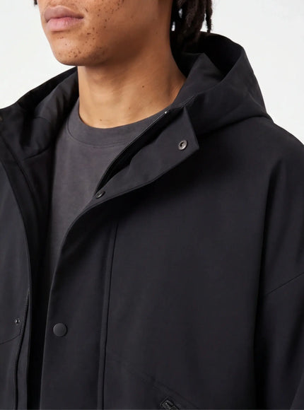 Abbigliamento Esclusivo – con Texture Fine e Dettagli Raffinati