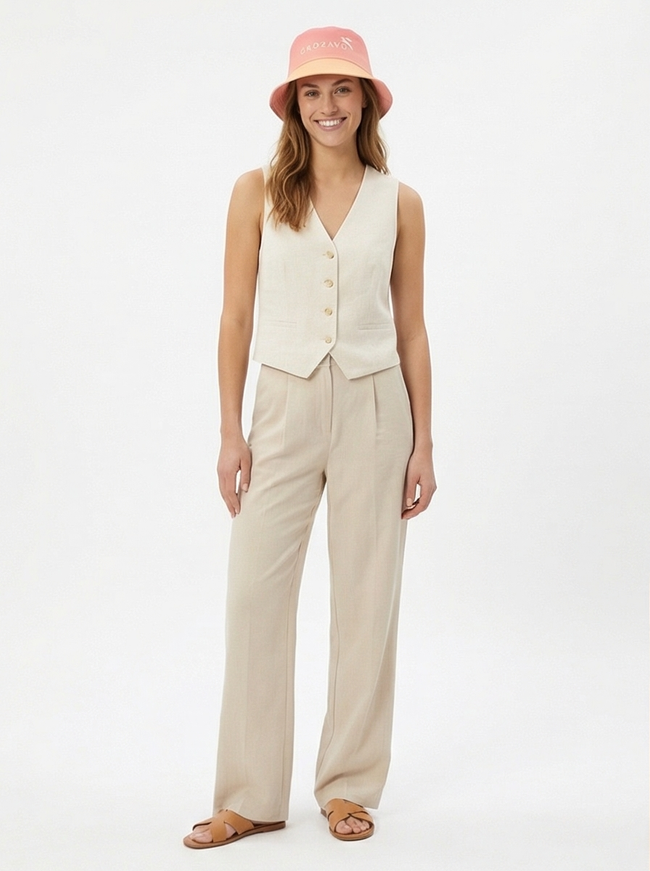 AI-generated photoshoot [sp:cmnph0ubo00n8gl27ulu455il]