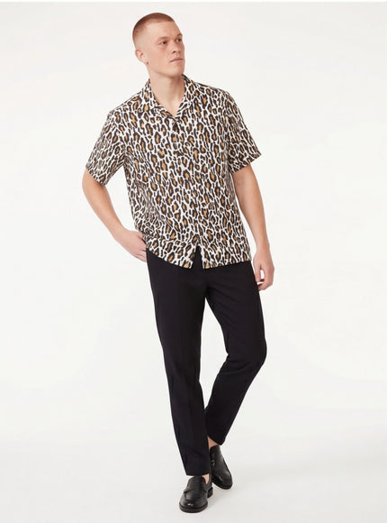 Close-up of Red leopard print classic leopard lapel shirts fabric