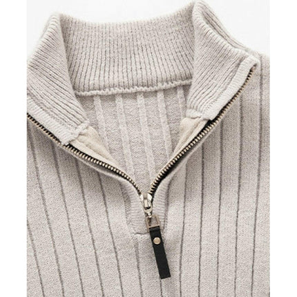 Men's casual solid color round neck stretch knitted sweater at €68.99