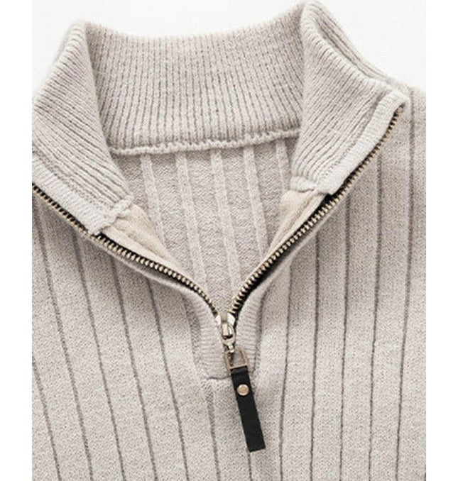 Men's casual solid color round neck stretch knitted sweater at €68.99