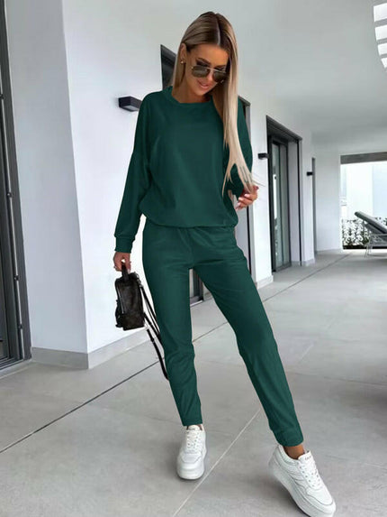 Women's gold velvet sports pants and sweatshirt two-piece set at €64.99