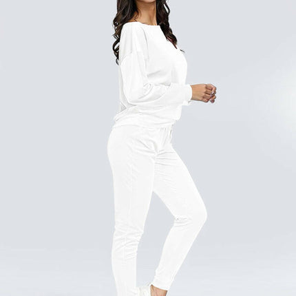 Women's gold velvet sports pants and sweatshirt two-piece set at €64.99