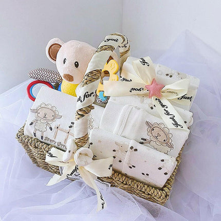 Newborn Wild Clothes Gift Box at €85.99