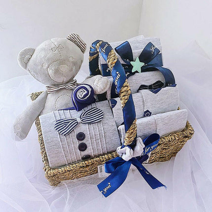 Newborn Wild Clothes Gift Box at €85.99