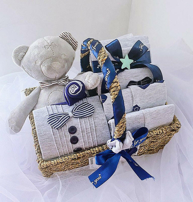 Newborn Wild Clothes Gift Box at €85.99