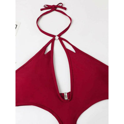 Pearl Chic: Women's Cut-out Halter One-piece Bikini Set at €39.99