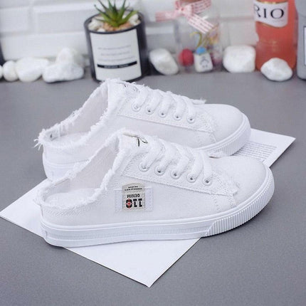 Stylish Canvas Sneakers for Women: Casual and Comfortable Lace-Up Shoes at €21.99