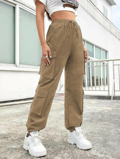 Women's Solid Color Sportswear Essential Cargo Pants at €58.99